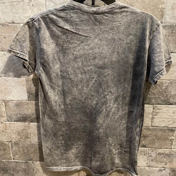 ❤️ UNIVERSITY OF IOWA GREY TEE NEW SIZE SMALL - Picture 5 of 6